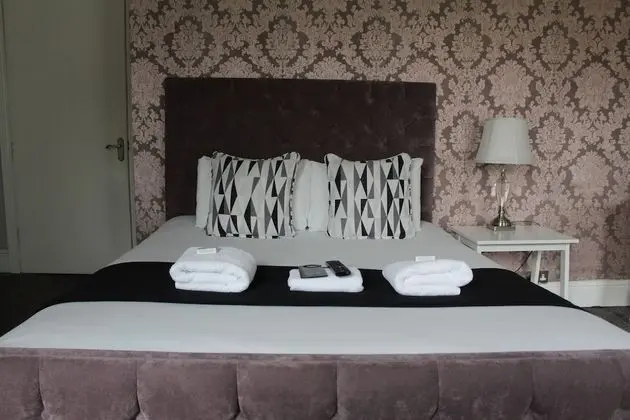 Luxury Tek Büyük Yataklı Oda