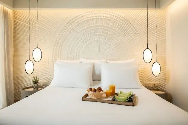 Junior Suite Sharing Pool