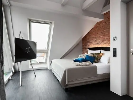 Comfort Tek Büyük Yataklı Oda