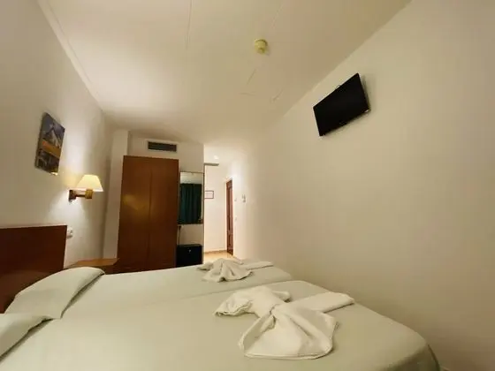 Tek Büyük Yataklı Oda (with extra bed)