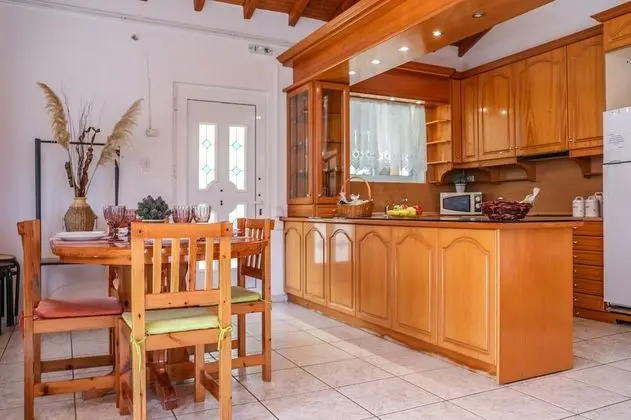 Villa (MITZELOS)