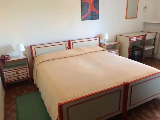 Economy Tek Büyük Yataklı Oda