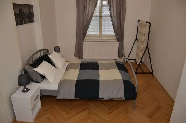Standard Süit, 2 Yatak Odası, Mutfak (V Jircharich 3)