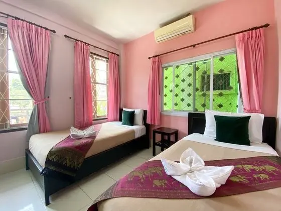 Twin Room with Private Bathroom