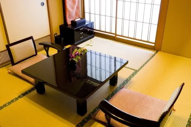 Traditional Oda, Sigara İçilebilir, Kısmi Deniz Manzarası (Japanese Style)