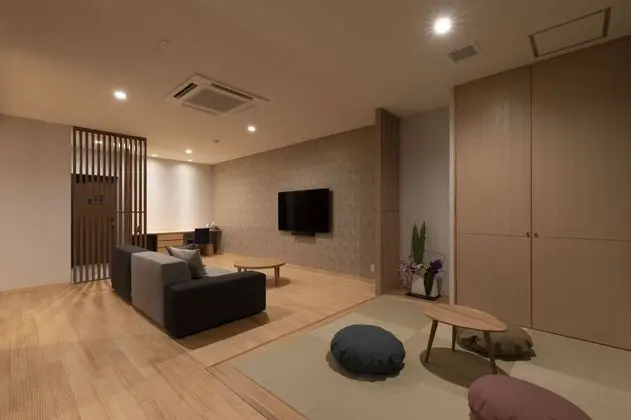 Traditional Üç Kişilik Oda, Sigara İçilmez (Japanese-Western Luxury)