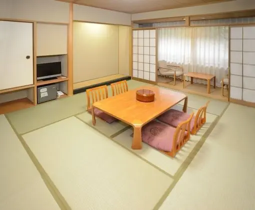 Traditional Oda, Özel Banyo (Japanese Style 5 guests, Forest View)