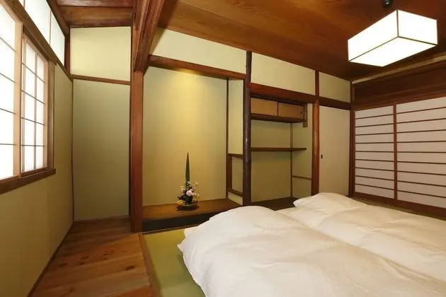 Traditional Ev (Miyaki-tei )