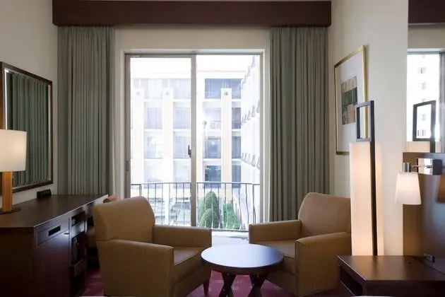 Tek Büyük Yataklı Oda, 1 Büyük (Queen) Boy Yatak, Sigara İçilmez, Ek Bina (South Wing)