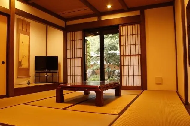 Traditional Oda (Japanese Style, Inkyo no Ma)