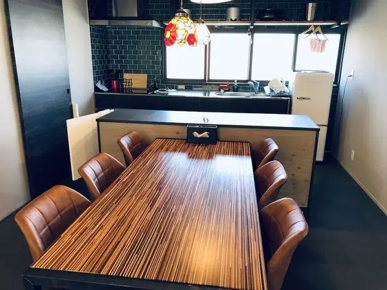 Deluxe Ev