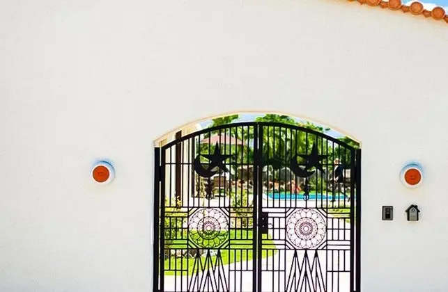 Villa (2-6 Guests, Star Suite)