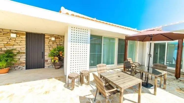 Villa (for 2-6 Guests, Sun Suite)