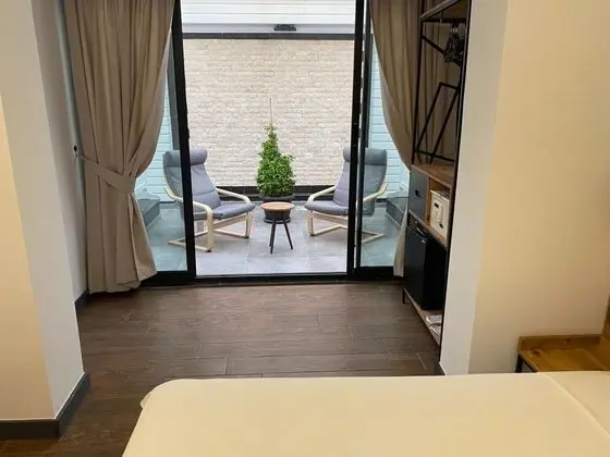 Çift Kişilik, Manzarasız
