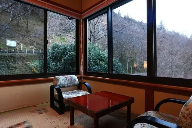 Traditional İki Ayrı Yataklı Oda, Ortak Banyo (2 Single Beds)