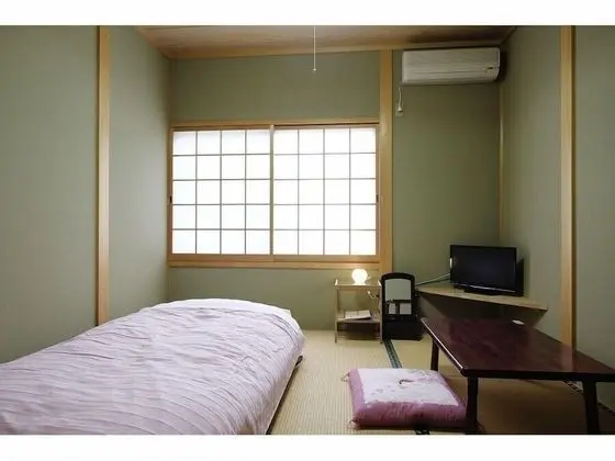 Traditional Tek Kişilik Oda, Ortak Banyo (1 Single Bed)