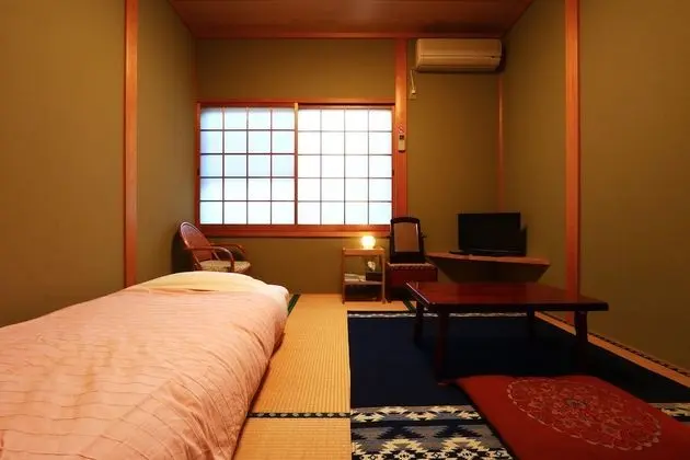 Traditional Tek Kişilik Oda, Ortak Banyo (1 Single Bed)
