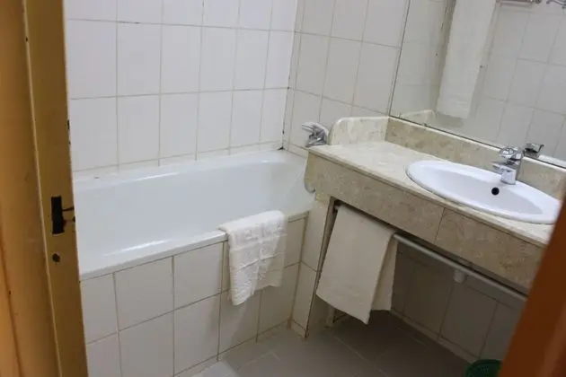 Standard Tek Büyük Yataklı Oda, Bahçe Manzaralı