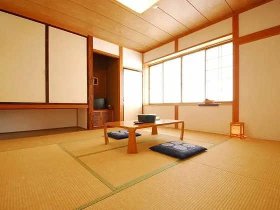 Traditional Oda (Japanese-Style, For 5 Guests)