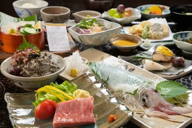 Traditional Oda, Plaj Manzaralı (Standard Meals Included)