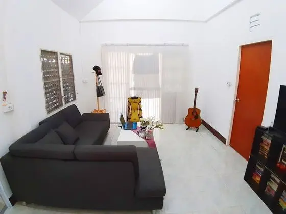 MJ Couch 1or2 Person in my living room