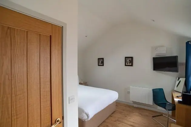 Deluxe Tek Büyük Yataklı Oda, Banyolu/Duşlu, Avlu Manzaralı