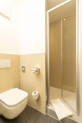 Economy Tek Büyük Yataklı Oda