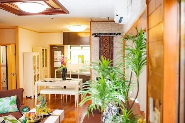 Ev (For 1 to 10 Guests)