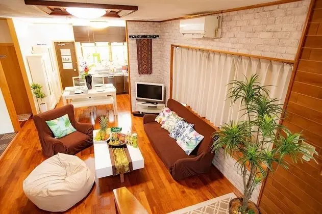 Ev (For 1 to 10 Guests)