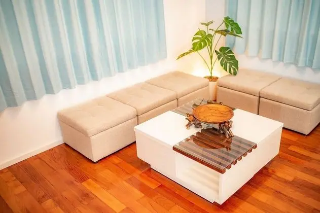 Ev (For 1 to 10 Guests)