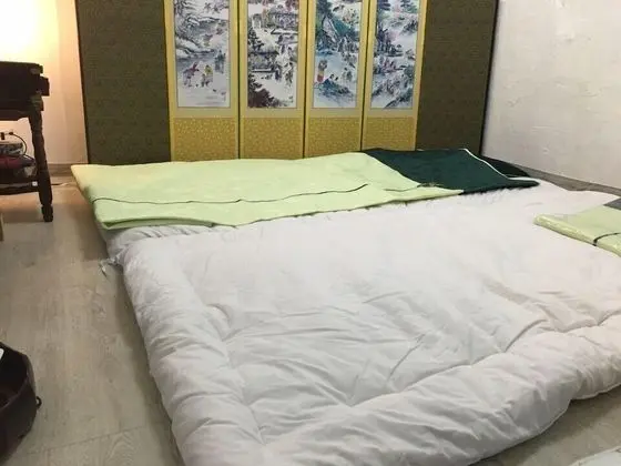 Han-sil Room #2 with shower room- Bathroom Separate