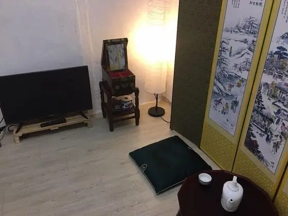 Han-sil Room #2 with shower room- Bathroom Separate