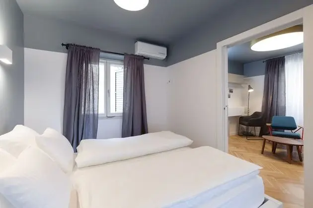 Deluxe Tek Büyük Yataklı Oda (1)