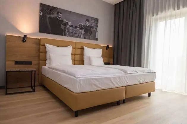 Exclusive Tek Büyük Yataklı Oda