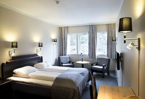 Tek Büyük Yataklı Oda, Sigara İçilmez