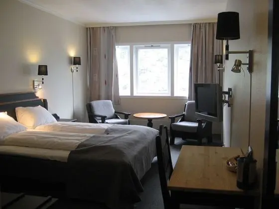 Tek Büyük Yataklı Oda, Sigara İçilmez