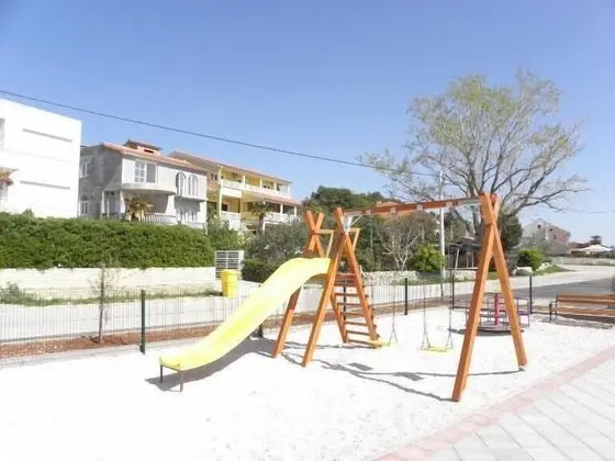 Apart Daire (Mladen - family friendly & amazing lo)