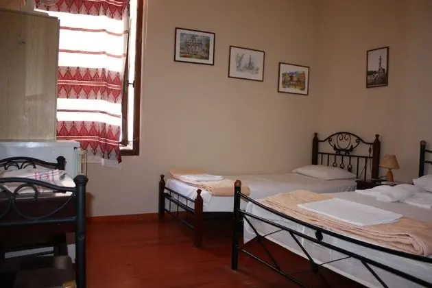 Üç Kişilik Oda