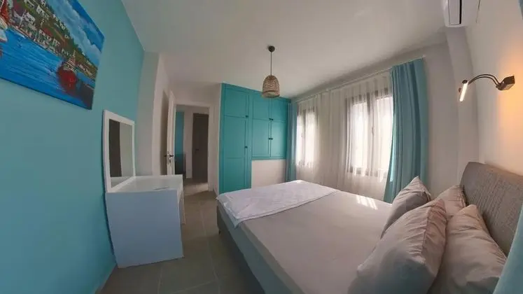 1+1 Aile Odası, Havuz Manzaralı, Teraslı