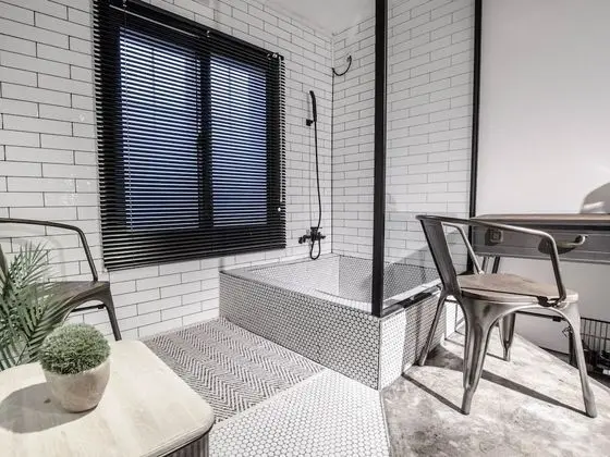 Cita (Few stairs to enter the room / Additional fee for futon)