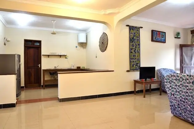 Budget Double or Twin in Sharing Apartment