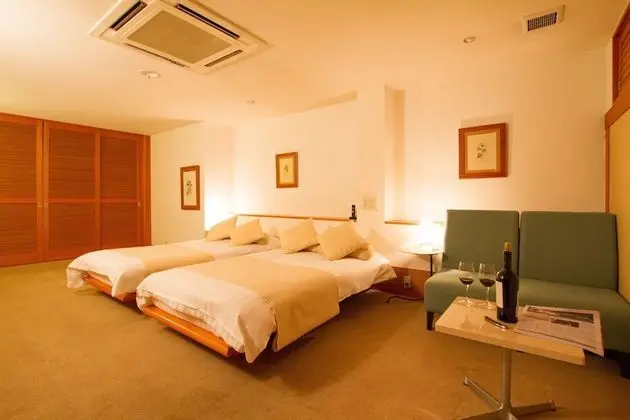 Deluxe Dört Kişilik Oda (Maisonette with Spa Bath -Main)