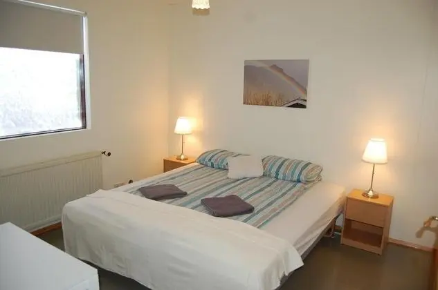 Tek Büyük veya İki Ayrı Yataklı Oda, Ortak Banyo