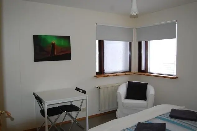 Tek Büyük veya İki Ayrı Yataklı Oda, Ortak Banyo