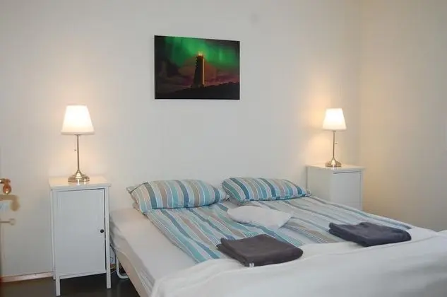 Tek Büyük veya İki Ayrı Yataklı Oda, Ortak Banyo