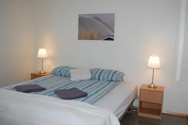 Tek Büyük veya İki Ayrı Yataklı Oda, Ortak Banyo