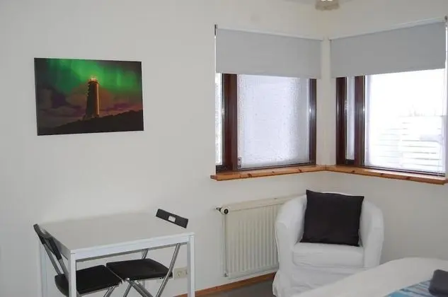 Tek Büyük veya İki Ayrı Yataklı Oda, Ortak Banyo