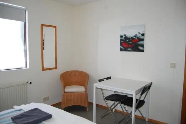 Tek Büyük veya İki Ayrı Yataklı Oda, Ortak Banyo