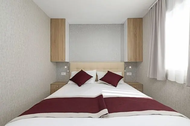 Family Karavan, Birden Çok Yatak, 2 Banyolu, Bahçeli (Mobile Home MH4)