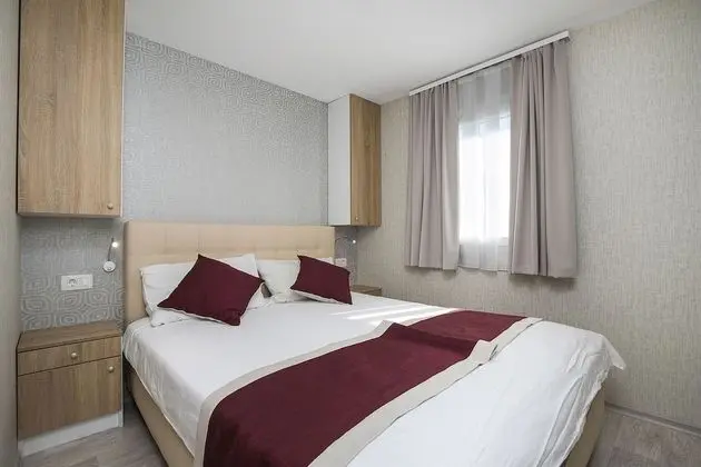 Family Karavan, Birden Çok Yatak, 2 Banyolu, Bahçeli (Mobile Home MH4)